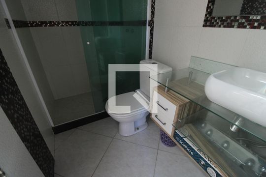 Banheiro da suíte 1 de casa de condomínio à venda com 2 quartos, 176m² em Recreio, Rio de Janeiro