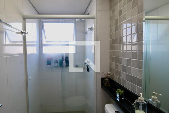 Banheiro - Suite de apartamento à venda com 2 quartos, 55m² em Mossunguê, Curitiba