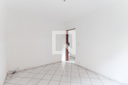 Quarto 1 de apartamento para alugar com 2 quartos, 50m² em Jardim Mirai, Itaquaquecetuba