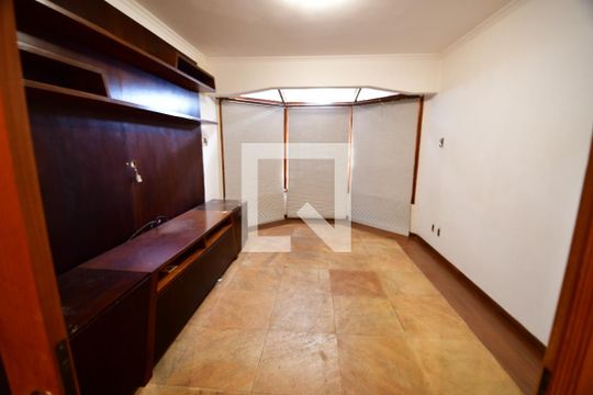 Sala de TV de casa para alugar com 4 quartos, 515m² em Parque Taquaral, Campinas