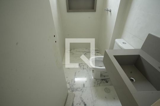 Banheiro de apartamento à venda com 1 quarto, 56m² em Jardim, Santo André