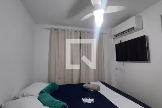 Quarto de apartamento para alugar com 2 quartos, 45m² em Santo Cristo, Rio de Janeiro