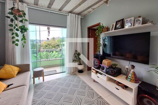 Sala de casa para alugar com 2 quartos, 120m² em São Gonçalo, São Gonçalo