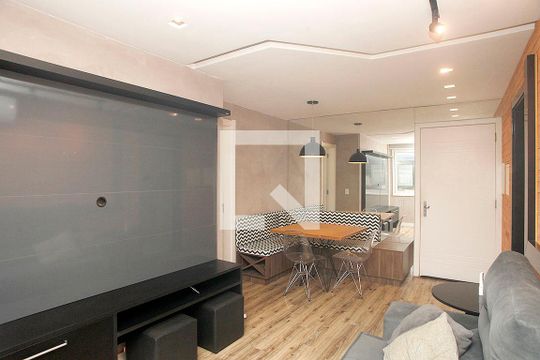 Apartamento para alugar com 2 quartos, 56m² em Medianeira, Porto Alegre