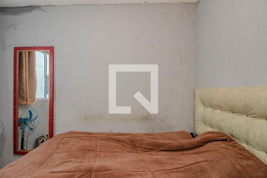 Quarto 1 de apartamento para alugar com 2 quartos, 42m² em Rubem Berta, Porto Alegre