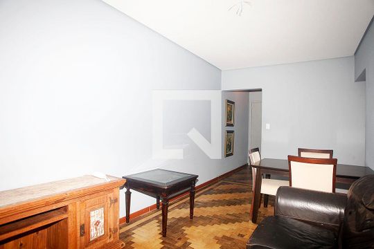 Sala de apartamento para alugar com 1 quarto, 49m² em Menino Deus, Porto Alegre