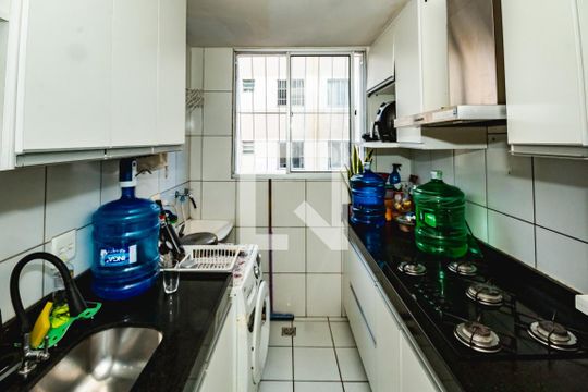 Cozinha/Área de serviço de apartamento à venda com 3 quartos, 62m² em Parque São Pedro, Belo Horizonte