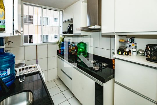 Cozinha/Área de serviço de apartamento à venda com 3 quartos, 62m² em Parque São Pedro, Belo Horizonte