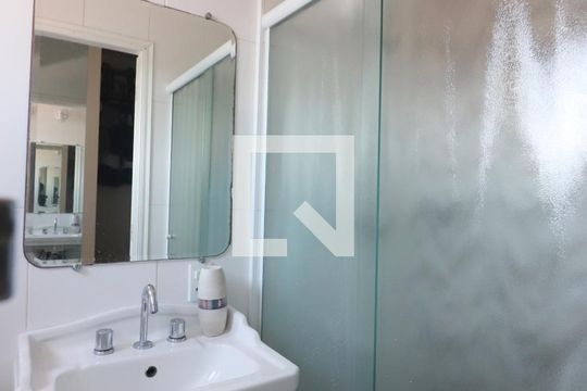 Quarto 1 - Suíte Banheiro  de casa de condomínio para alugar com 3 quartos, 120m² em Demarchi, São Bernardo do Campo