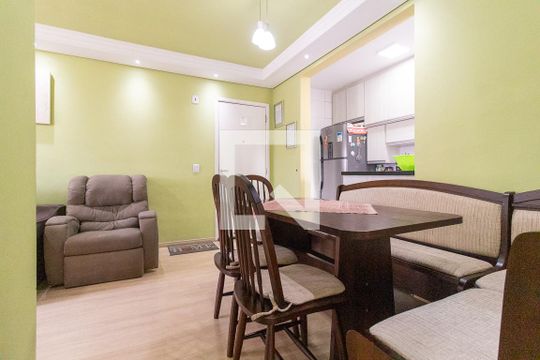 Sala de apartamento à venda com 3 quartos, 81m² em Pinheirinho, Curitiba