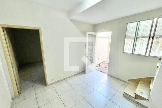 Salav de casa para alugar com 3 quartos, 90m² em Vila Bancaria Munhoz, São Paulo