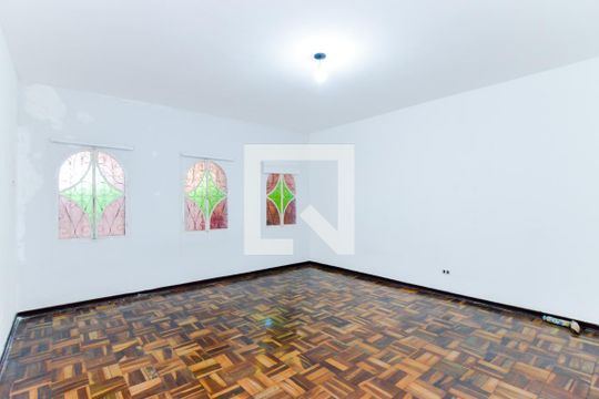 Sala de casa para alugar com 4 quartos, 200m² em Jardim Santa Clara, Guarulhos