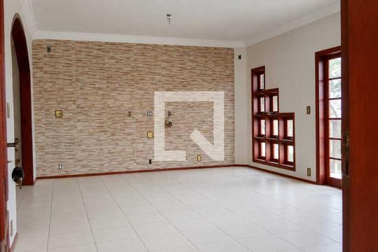 Sala de casa de condomínio para alugar com 2 quartos, 800m² em Chácaras Alpina, Valinhos