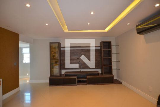 Apartamento à venda com 3 quartos, 215m² em Vila Valqueire, Rio de Janeiro