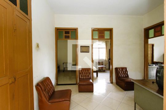 Sala de casa para alugar com 3 quartos, 120m² em Carlos Prates, Belo Horizonte
