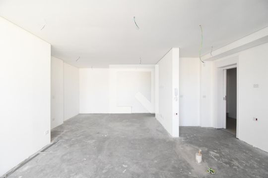Sala e cozinha de apartamento à venda com 2 quartos, 147m² em Centro, Curitiba