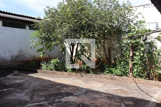 Quintal de casa à venda com 3 quartos, 481m² em Jardim América, Goiânia