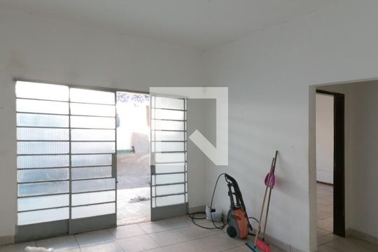 Sala de casa para alugar com 3 quartos, 120m² em Candelária, Belo Horizonte