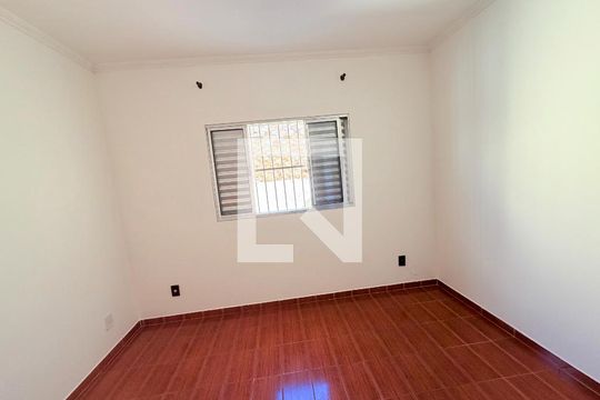 Quarto 1 de casa para alugar com 3 quartos, 131m² em Jardim Rosa Maria, São Paulo