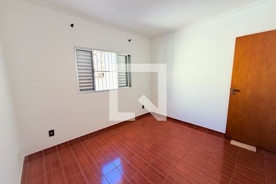 Quarto 1 de casa para alugar com 3 quartos, 131m² em Jardim Rosa Maria, São Paulo