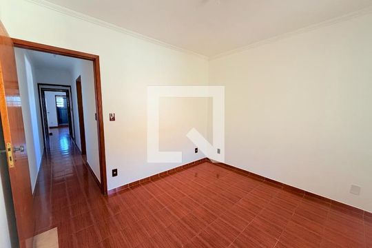 Quarto 1 de casa para alugar com 3 quartos, 131m² em Jardim Rosa Maria, São Paulo