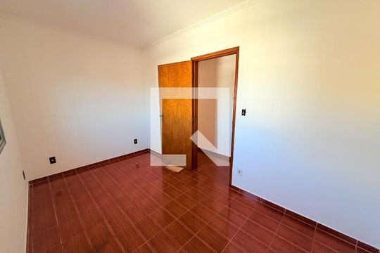 Quarto 2 de casa para alugar com 3 quartos, 131m² em Jardim Rosa Maria, São Paulo