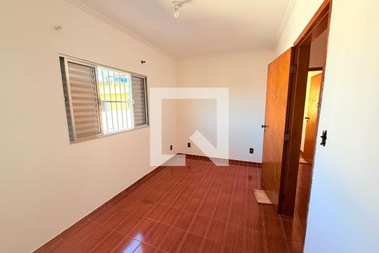 Quarto 2 de casa para alugar com 3 quartos, 131m² em Jardim Rosa Maria, São Paulo