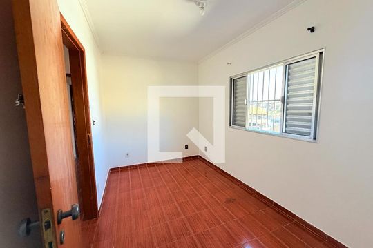 Quarto 2 de casa para alugar com 3 quartos, 131m² em Jardim Rosa Maria, São Paulo