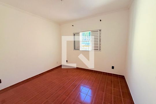 Quarto 1 de casa para alugar com 3 quartos, 131m² em Jardim Rosa Maria, São Paulo