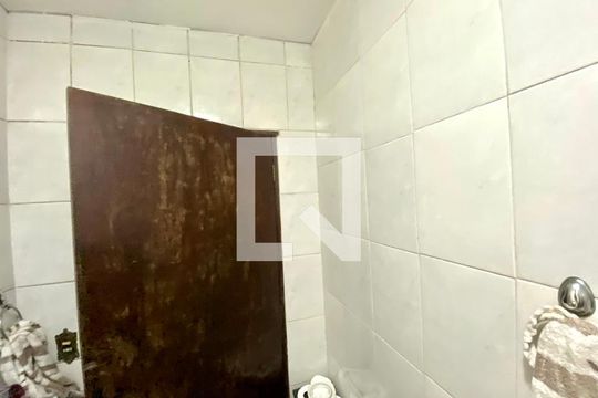 Banheiro de casa para alugar com 1 quarto, 120m² em Jardim Leblon, Guarulhos