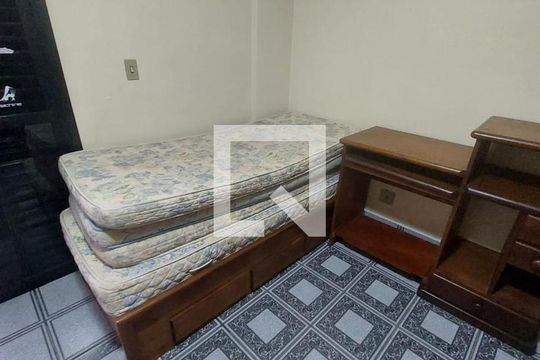 Quarto de apartamento para alugar com 2 quartos, 96m² em Vila Caiçara, Praia Grande