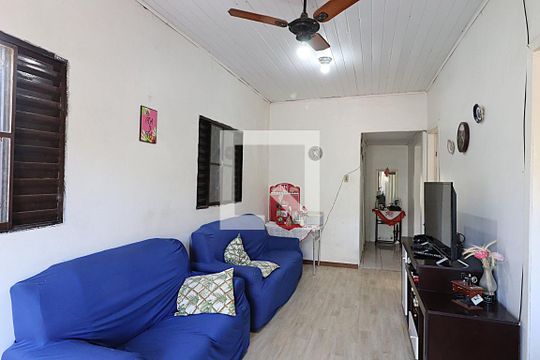 Sala de casa à venda com 2 quartos, 360m² em Bom Jesus, Porto Alegre