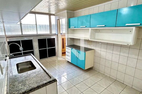 Cozinha de apartamento à venda com 2 quartos, 63m² em Parque Cecap, Guarulhos