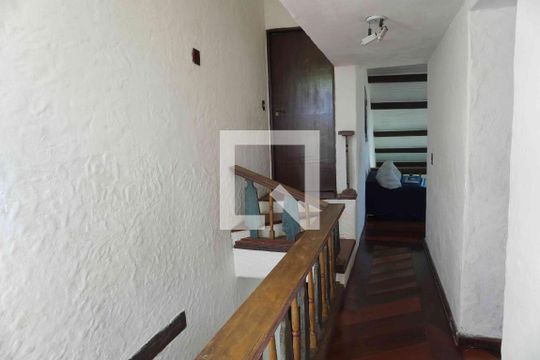 PIso Superior de casa de condomínio à venda com 3 quartos, 500m² em Morada dos Pássaros, Barueri