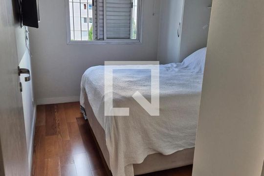 Quarto de apartamento para alugar com 3 quartos, 62m² em Vila Mangalot, São Paulo
