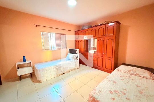 Casa à venda com 3 quartos, 260m² em Jardim Vaz de Lima, São Paulo