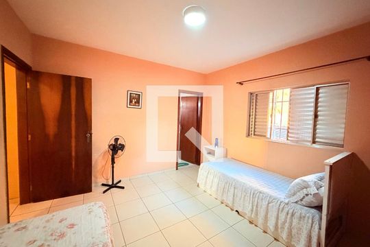 Casa à venda com 3 quartos, 260m² em Jardim Vaz de Lima, São Paulo