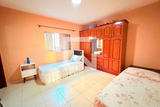 Casa à venda com 3 quartos, 260m² em Jardim Vaz de Lima, São Paulo