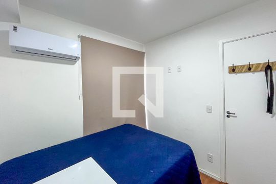 Quarto 1 de apartamento para alugar com 2 quartos, 30m² em Vila Moraes, São Paulo