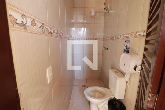 Banheiro 1 de casa para alugar com 2 quartos, 200m² em Jardim Orestes Lopes de Camargo, Ribeirão Preto