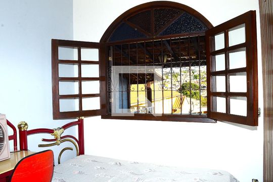 Casa à venda com 3 quartos, 413m² em Eymard, Belo Horizonte