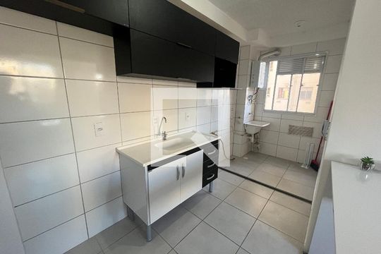 Cozinha de apartamento para alugar com 2 quartos, 41m² em Vila Plana, São Paulo