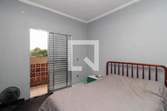 Quarto 1 de casa à venda com 2 quartos, 180m² em Parque Pinheiros, São Paulo