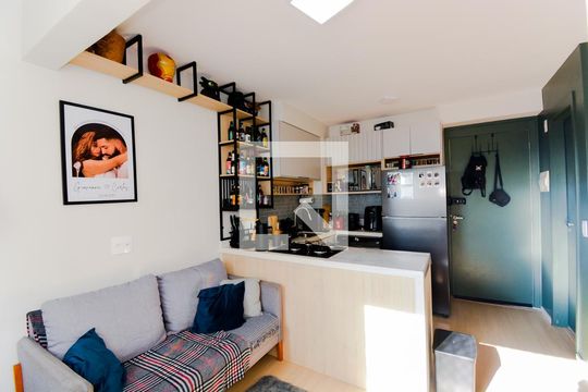 Sala de apartamento para alugar com 1 quarto, 28m² em Vila das Bandeiras, Guarulhos