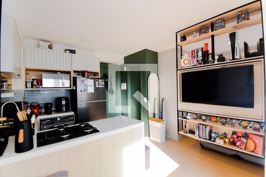 Sala de apartamento para alugar com 1 quarto, 28m² em Vila das Bandeiras, Guarulhos