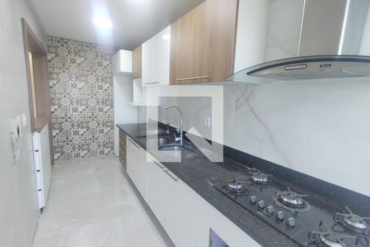 Cozinha de apartamento à venda com 2 quartos, 68m² em Niterói, Canoas