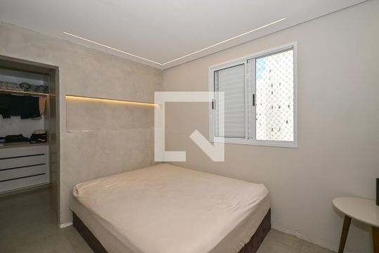 Suíte de apartamento para alugar com 1 quarto, 52m² em Jardim Maria Duarte, São Paulo