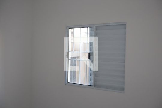 Quarto 1 de apartamento para alugar com 2 quartos, 35m² em Jardim Santa Teresinha, São Paulo