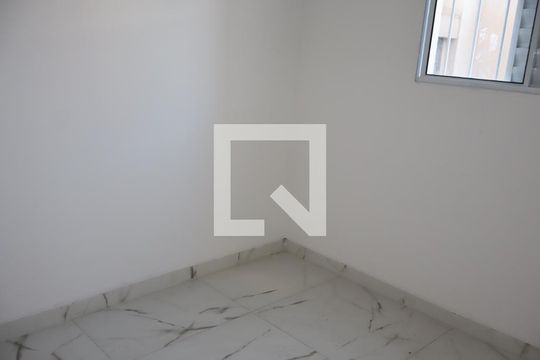 Quarto 1 de apartamento para alugar com 2 quartos, 35m² em Jardim Santa Teresinha, São Paulo