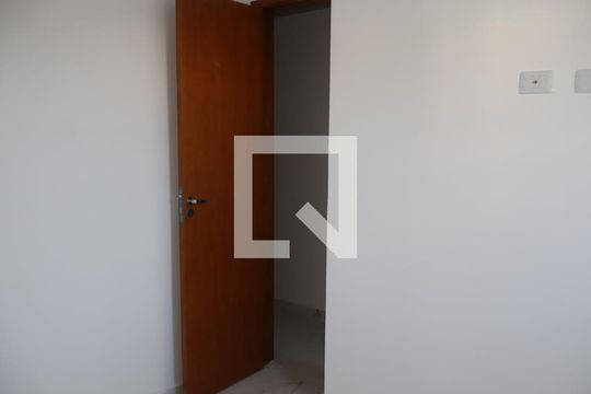 Quarto 1 de apartamento para alugar com 2 quartos, 35m² em Jardim Santa Teresinha, São Paulo